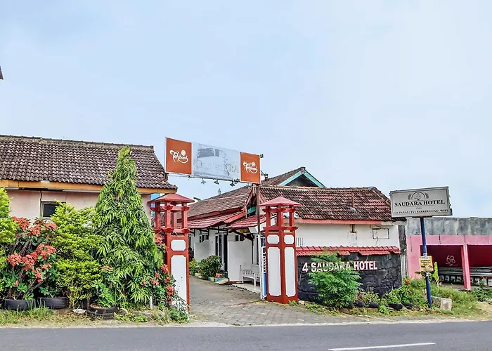 SPOT ON 92791 4 Saudara Hotel Semarang